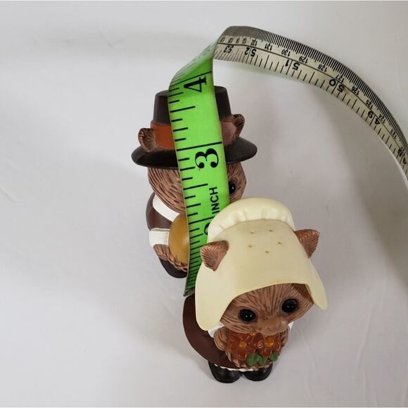 Hallmark Chipmunk Salt & Pepper Shakers - Picture 9 of 9